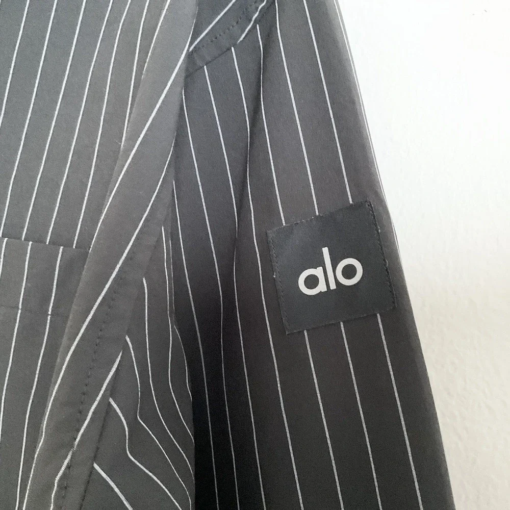 Alo Yoga Pinstripe Daylight Button Down Long Sleeve Black/Titanium L